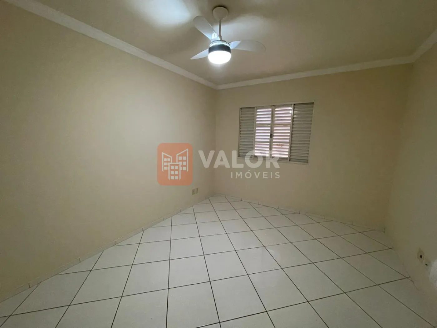 Alugar Apartamento / Padrão em Cianorte R$ 1.800,00 - Foto 11