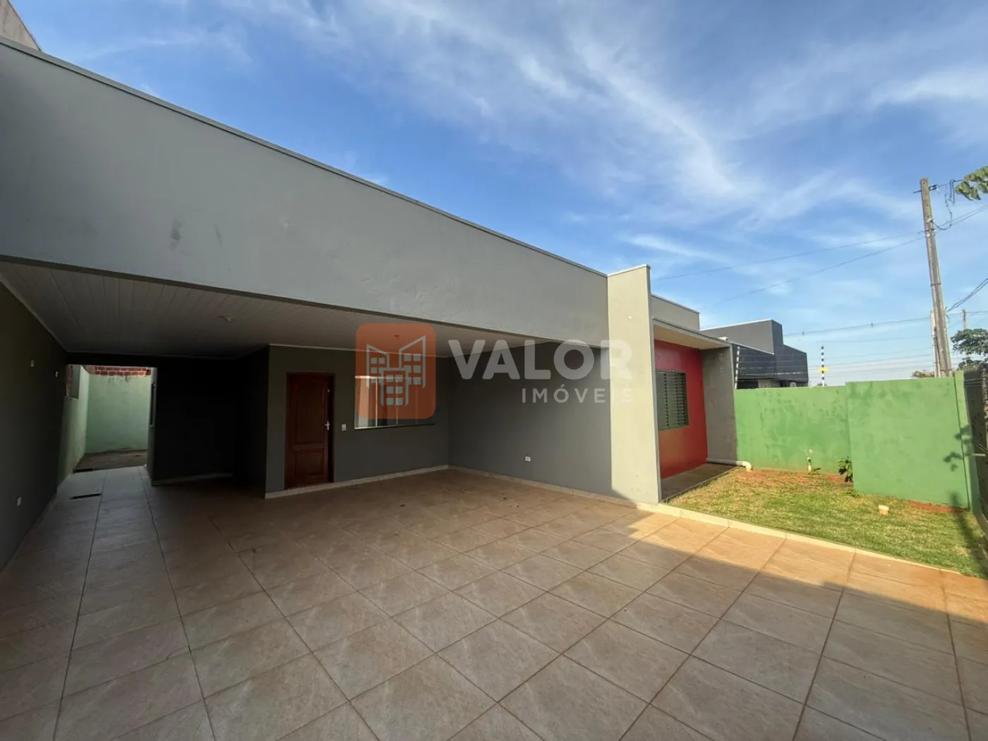 Alugar Casa / Padrão em Cianorte R$ 1.000,00 - Foto 2