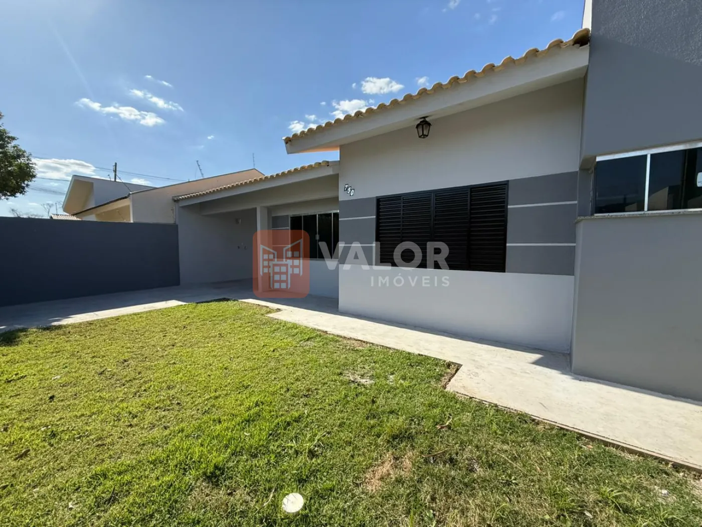 Comprar Casa / Padrão em Cianorte R$ 370.000,00 - Foto 2